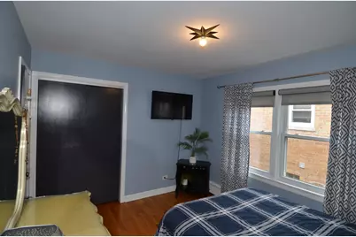 7235 W Barry Avenue, Chicago, IL 60707 - Photo 23