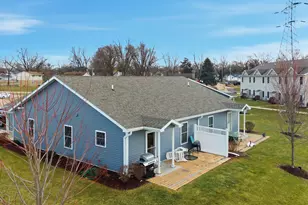 1525 Eadens Pl, Dixon, IL 61021 - Photo 3