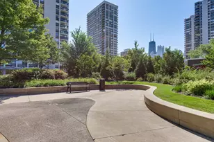 1560 N Sandburg Terrace, Chicago, IL 60610 - Photo 37