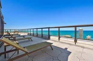 1560 N Sandburg Terrace, Chicago, IL 60610 - Photo 27