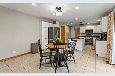 12401 S 68th Court, Palos Heights, IL 60463 - Photo 9