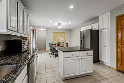 12401 S 68th Court, Palos Heights, IL 60463 - Photo 7