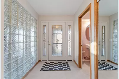 6013 N Emerson Street, Rosemont, IL 60018 - Photo 3