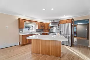 6013 N Emerson St, Rosemont, IL 60018 - Photo 17