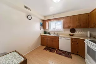 18400 Cherry Creek Dr, Homewood, IL 60430 - Photo 5