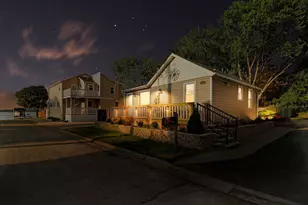 3 N Maple Ave, Fox Lake, IL 60020 - Photo 3