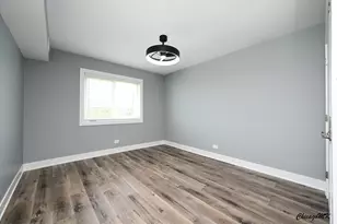 9381 Bay Colony Dr, Des Plaines, IL 60016 - Photo 27