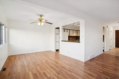 368 Willow Tree Court, Hoffman Estates, IL 60169 - Photo 5