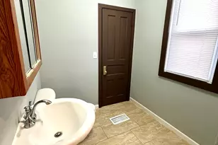 408 S Gardiner Ave, Rockford, IL 61104 - Photo 15
