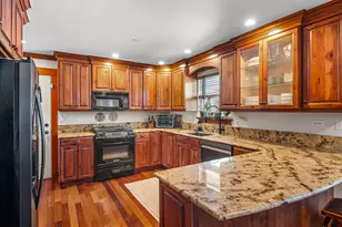 621 Doral Ln, North Aurora, IL 60542 - Photo 9