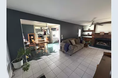 631 Bent Street, Elgin, IL 60120 - Photo 17