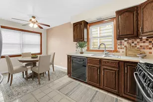 7723 Melvina Ave, Burbank, IL 60459 - Photo 5