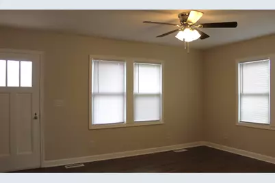 689 Bent Street, Elgin, IL 60120 - Photo 7