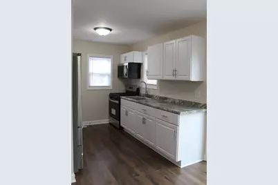 689 Bent Street, Elgin, IL 60120 - Photo 3