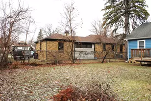 689 Bent St, Elgin, IL 60120 - Photo 23