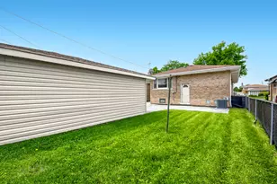 8531 S Tripp Ave, Chicago, IL 60652 - Photo 31