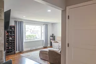 227 N Butterfield Rd, Libertyville, IL 60048 - Photo 7