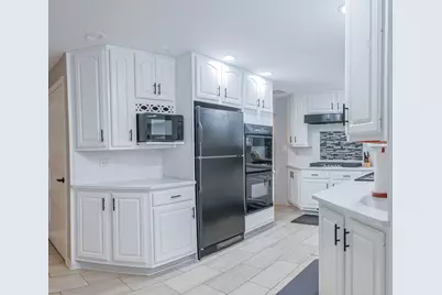 227 N Butterfield Road, Libertyville, IL 60048 - Photo 11