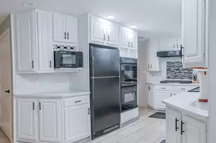 227 N Butterfield Rd, Libertyville, IL 60048 - Photo 11