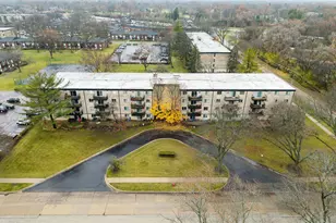 2315 E Olive St, Arlington Heights, IL 60004 - Photo 1