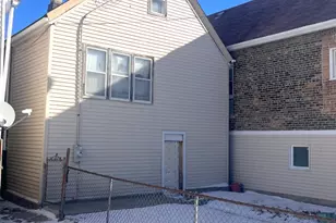 3028 S Haynes Ct, Chicago, IL 60608 - Photo 3