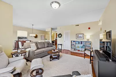 500 E Saint Charles Road #209, Lombard, IL 60148 - Photo 9