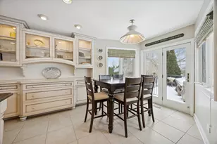 8401 Golfview Dr, Orland Park, IL 60462 - Photo 11