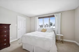 8401 Golfview Dr, Orland Park, IL 60462 - Photo 23