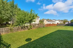 2813 Hoffman St, Plano, IL 60545 - Photo 5