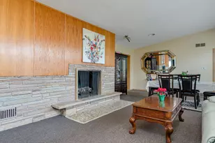 1709 Valley Pkwy, Joliet, IL 60433 - Photo 3