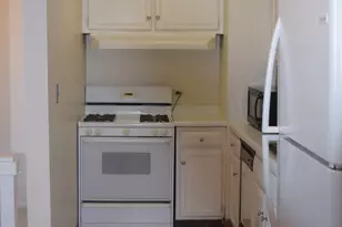 2200 S Stewart Ave, Lombard, IL 60148 - Photo 9