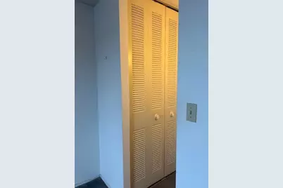 9074 W Terrace Drive #2E, Niles, IL 60714 - Photo 7