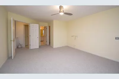 [Address not provided], Gurnee, IL 60031 - Photo 11