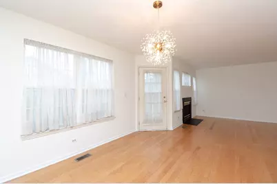 [Address not provided], Gurnee, IL 60031 - Photo 7