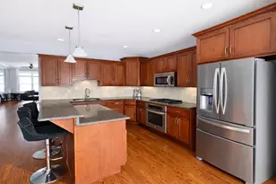 17950 Fountain Cir, Orland Park, IL 60467 - Photo 5