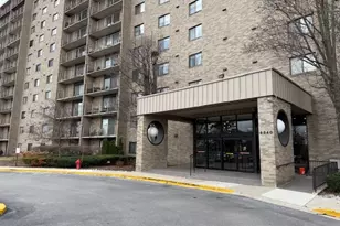 6340 Americana Dr, Willowbrook, IL 60527 - Photo 1