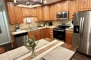 7624 Westview Ln, Woodridge, IL 60517 - Photo 5