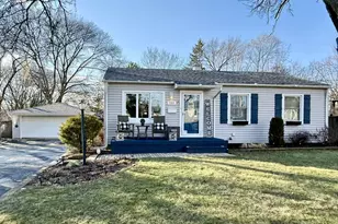 7624 Westview Ln, Woodridge, IL 60517 - Photo 1