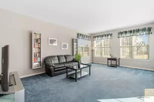 21325 Windsor Lake Ln, Crest Hill, IL 60403 - Photo 9