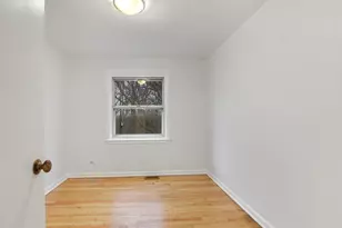 6521 N Kedzie Ave, Chicago, IL 60645 - Photo 5