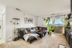 208 Glengarry Dr, Bloomingdale, IL 60108 - Photo 3