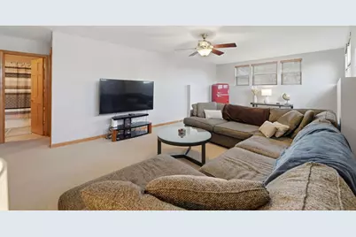 5680 Cambridge Way, Hanover Park, IL 60133 - Photo 25