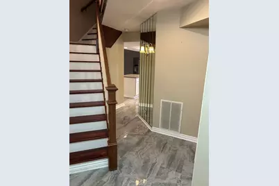 194 N Clare Court, Wood Dale, IL 60191 - Photo 5