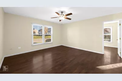 1030 Brunswick Harbor Lane #1030, Schaumburg, IL 60193 - Photo 3