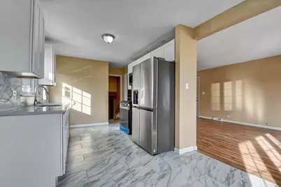 7754 S McVicker Avenue, Burbank, IL 60459 - Photo 9