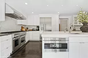 124 St Francis Cir, Oak Brook, IL 60523 - Photo 13