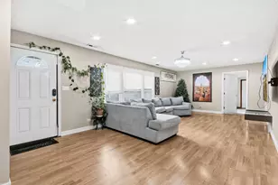 100 Pratt Blvd, Roselle, IL 60172 - Photo 11