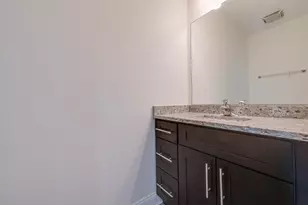 2049 W 34th St, Chicago, IL 60608 - Photo 21