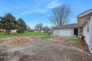 203 S Tazewell St, Mackinaw, IL 61755 - Photo 27