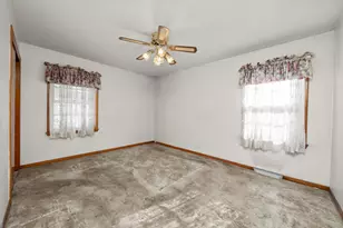 2439 Ernst St, Franklin Park, IL 60131 - Photo 13